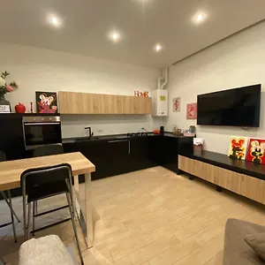 https://lucy-home-in-old-town-pavia.it-lombardy.com
